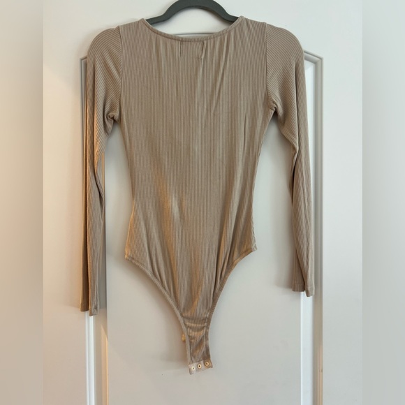 Hello Molly Ribbed Beige bodysuit - Small - Picture 2 of 3